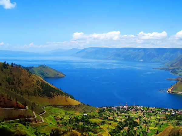3 Hari 2 Malam Medan - Danau Toba - Berastagi Tour